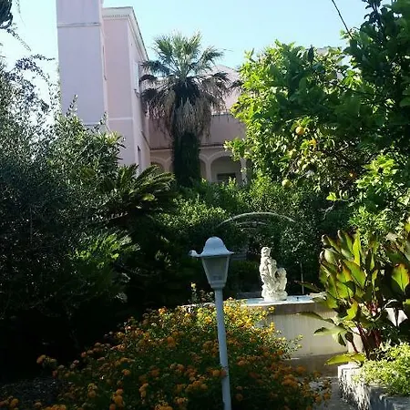 Casa Vacanza La Fiaba Holiday home *